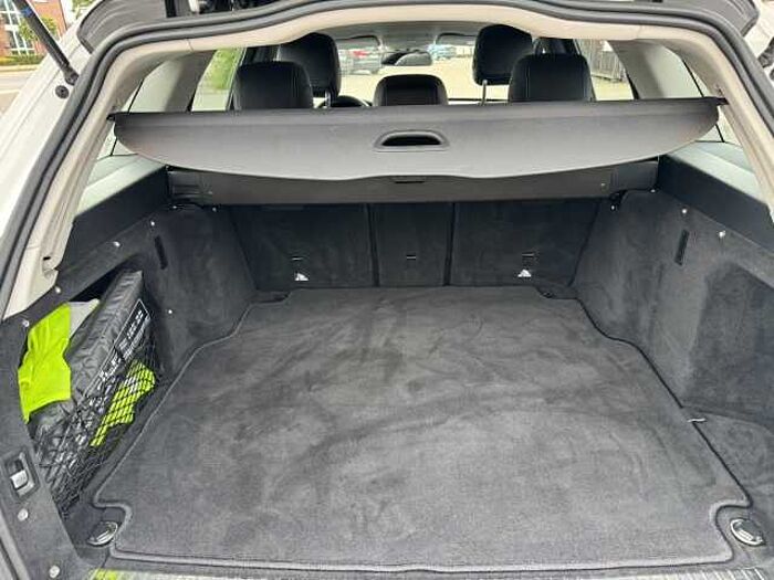 Mercedes-Benz C 180 T 7G-TRONIC Avantgarde LED ACC NAVI