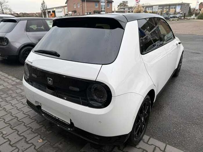 Honda e Advance Paket