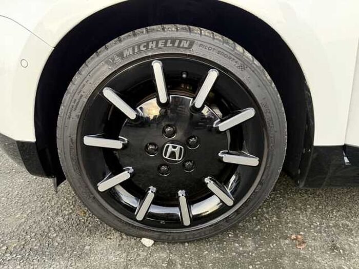 Honda e Advance Paket 17' *Mittelarmlehne*