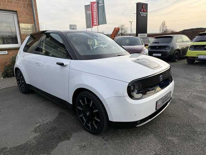 Honda e Advance Paket 17' *Mittelarmlehne*