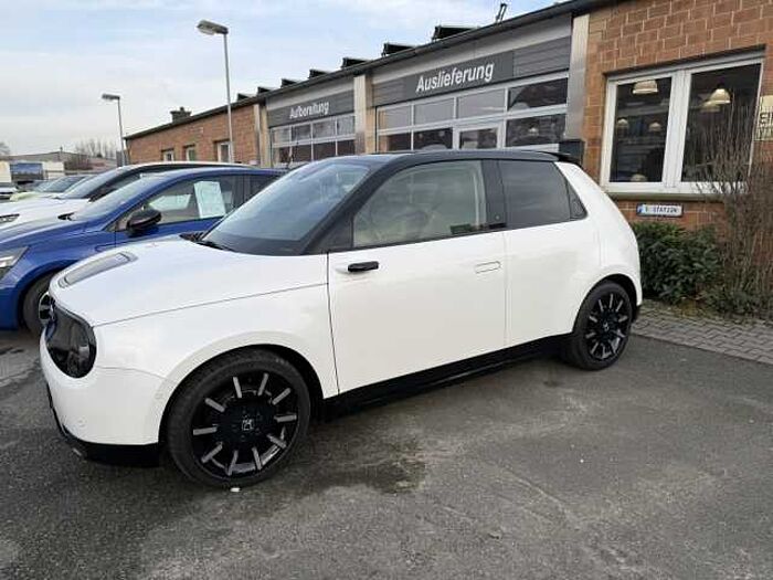 Honda e Advance Paket 17' *Mittelarmlehne*