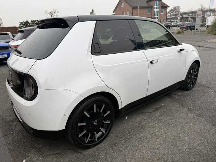 Honda e Advance 17' Allwetterreifen