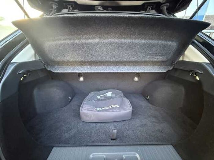 Honda e Advance Paket Mittelarmlehne