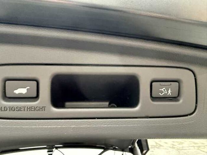 Honda CR-V e: HEV 2.0 i-MMD Hybrid AWD Advance