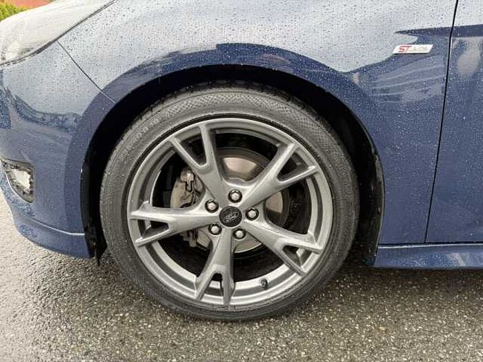 Ford Focus Turnier 1.0 EcoBoost ST-Line