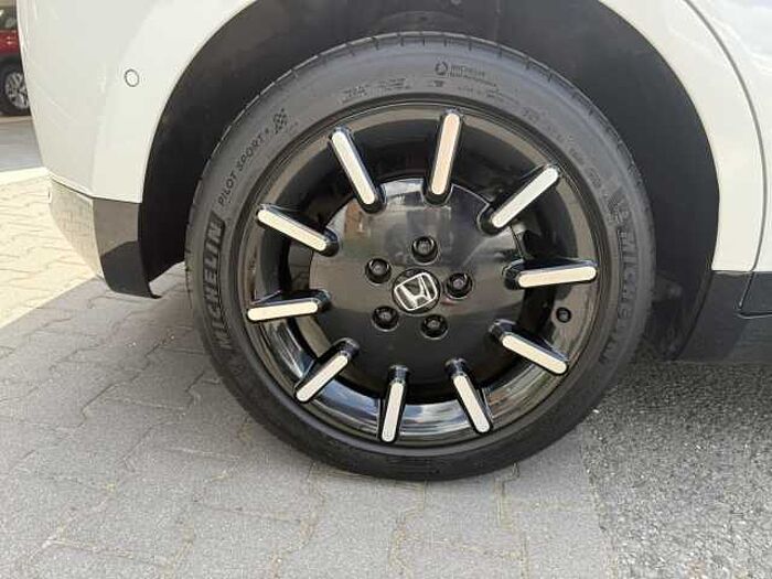 Honda e Advance 17'