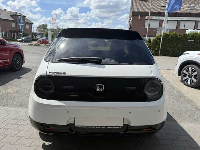 Honda e Advance 17'