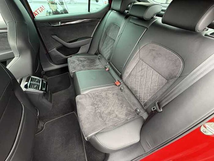 SKODA Superb 2.0 TSI DSG SportLine *Standheizung*Panorama*