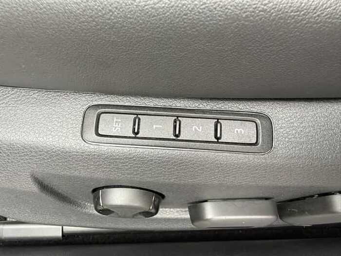 SKODA Superb 2.0 TSI DSG SportLine *Standheizung*Panorama*