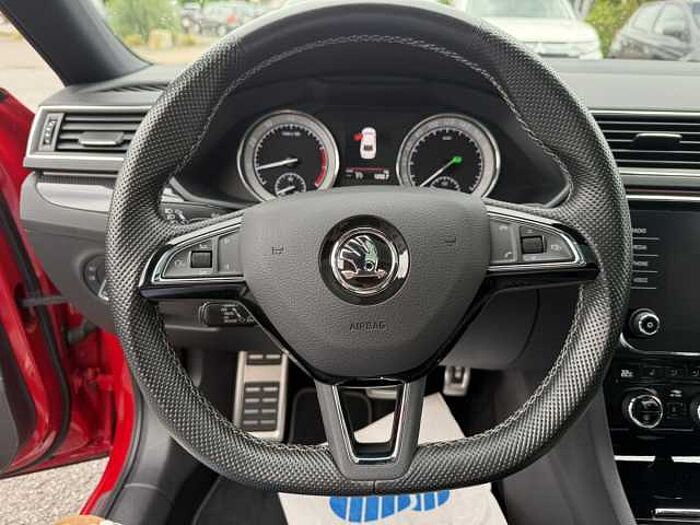 SKODA Superb 2.0 TSI DSG SportLine *Standheizung*Panorama*