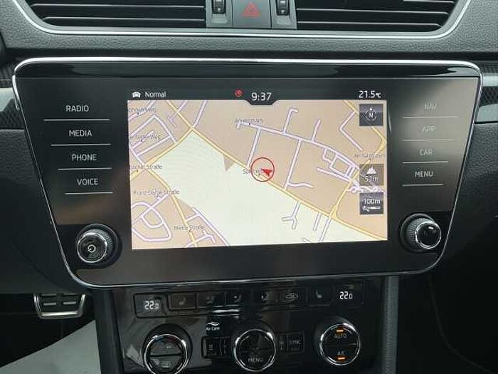 SKODA Superb 2.0 TSI DSG SportLine *Standheizung*Panorama*
