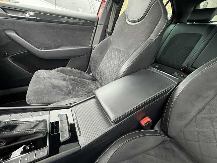SKODA Superb 2.0 TSI DSG SportLine *Standheizung*Panorama*